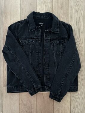 Black denim jean jacket small